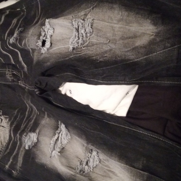 New Jeans - Picture 10 of 11